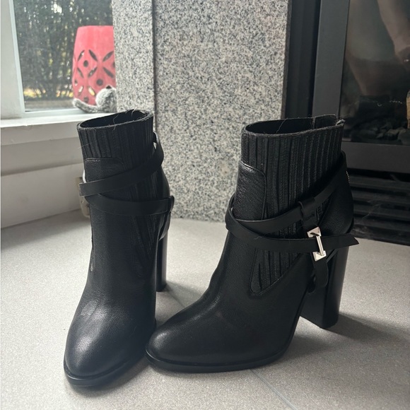 Versus by Versace Sz 7 black leather boots - Picture 3 of 4